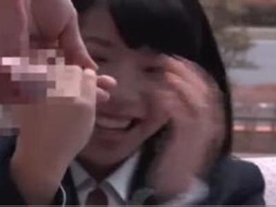 【マジックミラー&制服】大学を卒業したばかりの新人OLが童貞君のセンズリのお手伝いしてそのまま筆おろし！フォルムが完ぺきな女の子