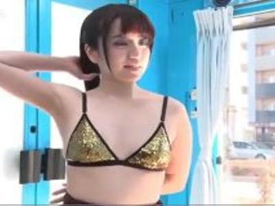 超絶綺麗な女子校生にマッサージ！興奮させてからパンツを脱がせてチンポ挿入激ピストン<最高!!女子校生>