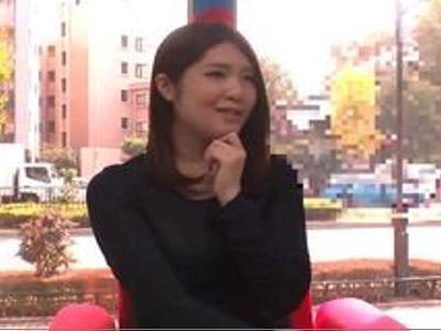 (女子大生&18禁)彼氏持ちの最高に綺麗なお姉さんが固定バイブ体験！発情しちゃってそのままチンポ挿入！悩殺ものの女の子