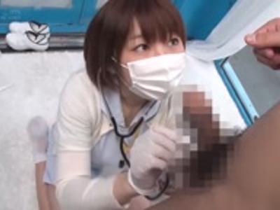 (見えてないよね??&素人)【エロエロカー】看護師さんに絶倫ペニスを見てもらってそのままH！即抜け注意な18禁映像