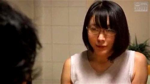 思春期息子の体験談 いやらしい母ちゃん。 羽生ありさ