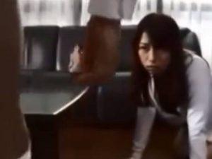 【ヘンリー塚本】5万円足りないけど？あれでどうにかなりませんか？…借金に追われる旦那のために寝取られ体で払う巨乳人妻