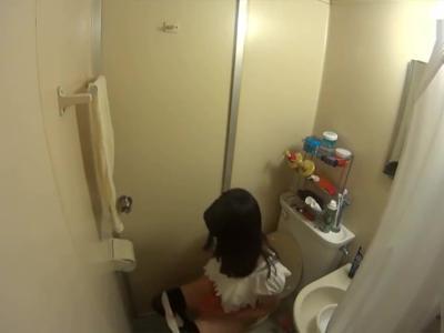 【盗撮×のぞき】激カワな巨乳美少女を部屋に連れ込んでH隠し撮り！トイレの中も撮影されていた！抜けすぎ注意な18禁映像