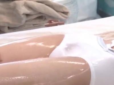 【マジックミラー】温泉で見つけた可愛い女の子にエッチなエステ！興奮させてそのままゴム無しSEX！ムラムラ注意