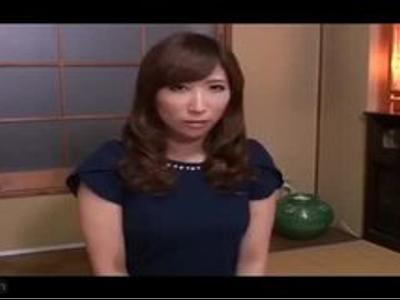 【素人×18禁】魅力的な奥様にデカチンさらしてオナニー鑑賞させて発情させた！今日のおかずに決定のめちゃシコ動画