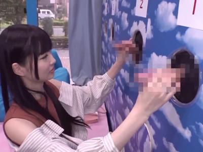 【外見える!?×カップル】【ムンムンカー】女子大生が恋人のちんぽを見つけられずお仕置きエッチ！抜けすぎ注意なスケベ動画