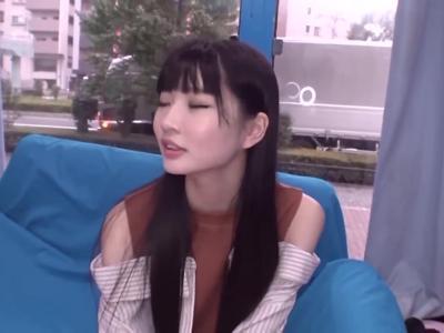 【外見える!?×カップル】【エロエロカー】女子大生が恋人のちんぽを見つけられずお仕置きエッチ！体型が素晴らしい女の子