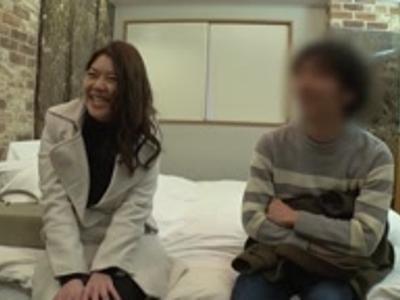 【ナンパ×盗撮】「やっちゃう？」ホテルで2人っきりになった男女がお金目当てにH！セクシーな女の子の18禁映像