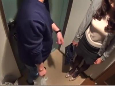 【ナンパ×のぞき】おっぱい大きな人妻が若い男にお持ち帰りされて寝取りH！この後の展開は…