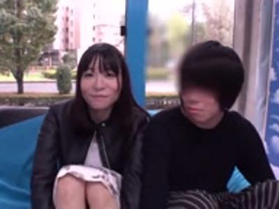 【外から見えてる??×アベック】【エロエロカー】女子大生が恋人のちんぽを見つけられずお仕置きエッチ！セクシーな娘の18禁映像