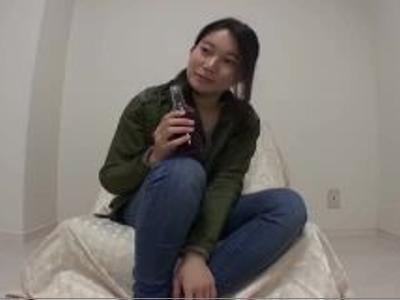 ジーンズ履いた女の子をおもちゃ責め！地味なお姉さんが恥ずかしそうに感じまくり(至福！マッサージ)