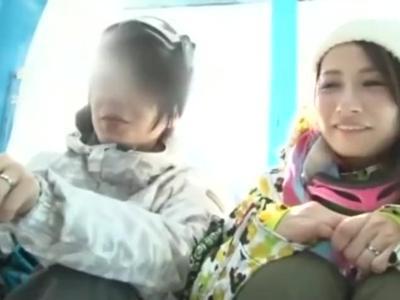 【外見える!?×NTR】【エロエロカー】雪山でカレ持ちの女の子をなし崩しにNTRエッチ！抜けすぎ注意なR18映像