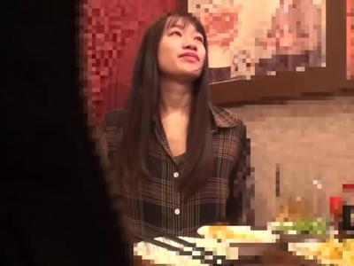 【人妻×寝取り】『旦那がかまってくれないの』寂しく飲んでた婦人を口説いて不倫隠し撮り！発射どころ豊富な18禁映像