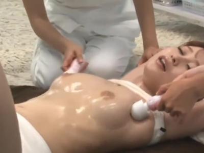 【マジックミラー】激カワ人妻がエッチなマッサージで濡れ濡れ！そのまま寝取って膣内射精しちゃった！抜きたい時に見るスケベ映像