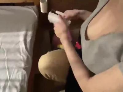 【デカチン×エロ動画】谷間スゲー！！家事代行の奥様の胸元に我慢できなくなって襲ってしまった！男性におすすめのR18動画
