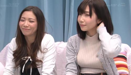 【マジックミラー号】三十路の人妻たちがナンパ　デカマラを見せつけられて発情！生ハメSEX４P乱交に突入する！