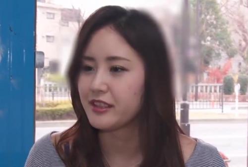 【マジックミラー号】口説かれて１年ぶりのセックスに期待が膨らむ人妻　一度は帰るも発情してたので中出しセックスして欲求不満を解消！