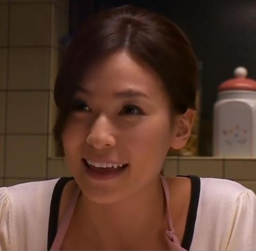 【かすみ果穂】豊満エロボディに人妻が夫の目の前で生ハメ中出しセックスのレイプをさせてしまう！
