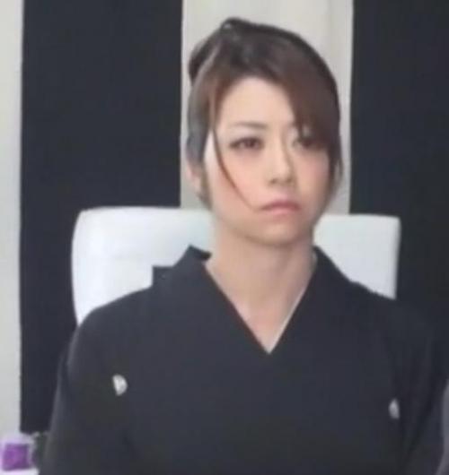 【北条麻紀】主人が無くなった寂しさからバイブで癒していた人妻　葬儀中の義兄や息子に見つかり参列中に仏前の前でハメ倒される！