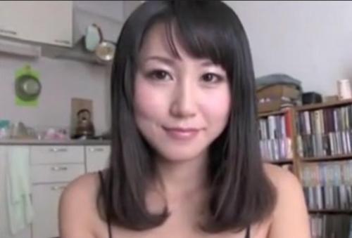 【人妻熟女】ムチムチ豊満エロボディの奥様が溢れる母乳を見せつけて生ハメセックスをハメ撮り