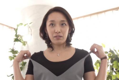 【美川由加里・人妻熟女】三十路の奥様が欲求不満の解消のためにAV出演！お相手のイケメン男優に笑顔ニッコリ！