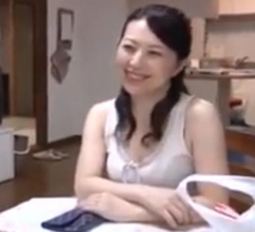 【熟女NTR】嫁いだ娘が妊娠して婿が欲求不満だったので誘惑して中出しセックスをするように仕向ける義母