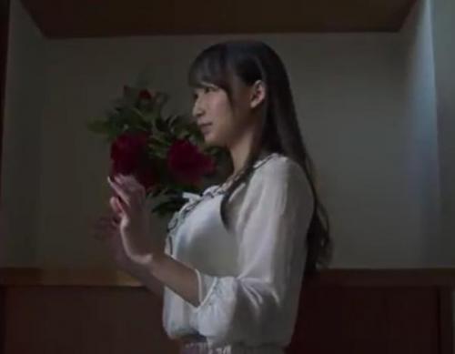 夫の目の前でハメられる人妻　― それが夫婦の愛を感じれる瞬間でもあるのです　夫の代わりに抱いてください【蓮実クレア】