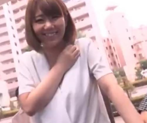 【マジックミラー号】人妻をナンパしてイケメンとセックスしたらエビぞり爆裂潮吹き！中出し性交もしちゃってもう動けません！