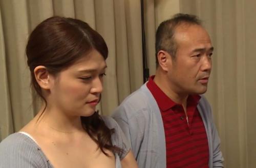 【ながえスタイル】他人棒に犯される爆乳妻の姿を見たい主人の願いを聞き入れて旦那の見ている前で中出しセックスを見せる！