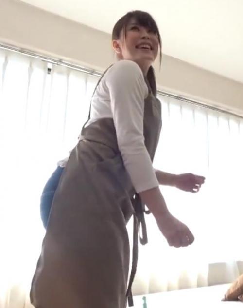 家事代行をお願いした熟女がムチムチ過ぎて思わずレイプ！おばさんも感じてしまって肉棒を欲しがり鬼ピストンで逝きまくり！
