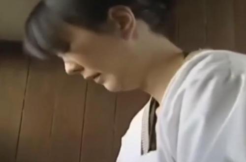 【ヘンリー塚本】下宿宿を営む未亡人　貧乏学生の部屋代は身体で払わせる事　若い肉棒を食べ散らかして自分の栄養にする熟女