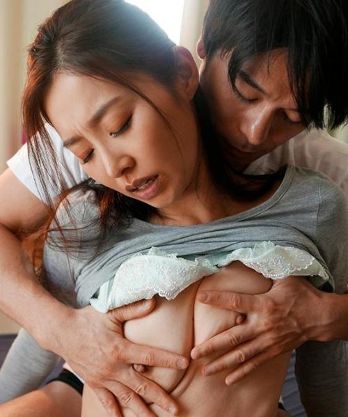 【人妻NTR】 兄貴の嫁さんと精子が枯れるまで一晩中ヤリまくり　 夫に嘘をつき自宅で義弟と生ハメセックス　夏目彩春
