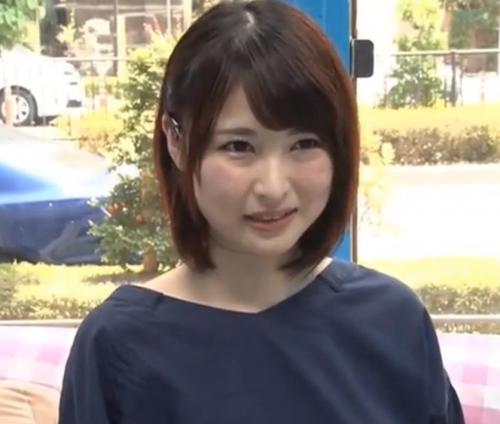 【マジックミラー号】新婚の奥様をナンパ　若者の悩みを聞く企画と称して筆おろしの生ハメ中出しセックス！