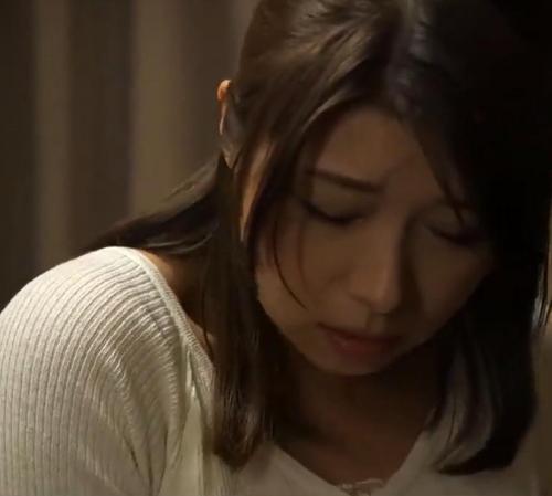【ながえスタイル】豊満エロボディの人妻を夫の依頼で目の前で２P乱交して寝取る！