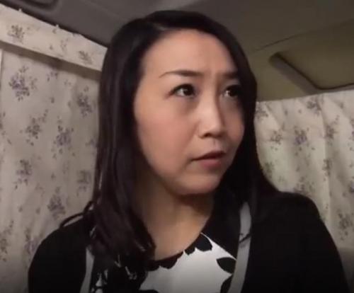 【人妻ナンパ】爆乳熟女を口説いて手マンで発情させホテルで膣内射精SEXをハメ撮り！