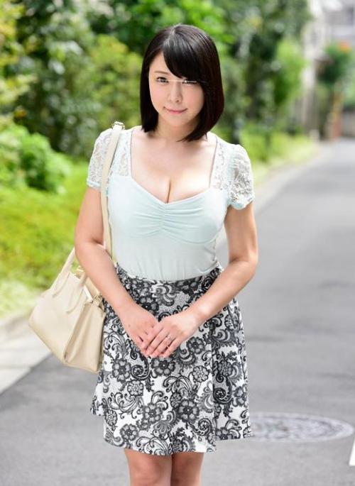 【人妻熟女】爆乳豊満エロボディの叔母さんを連れ込んで生ハメ中出しセックスをハメ撮り