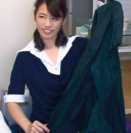 【おばさんレンタル】家事代行で来た五十路熟女を口説いて中出しセックスしてみた一部始終を盗撮！