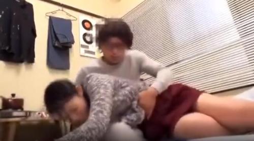 【人妻熟女】巨乳豊満エロボディの奥様をお酒を飲まして泥酔させ自宅に連れ込み生ハメ中出しセックスのハメ撮り！