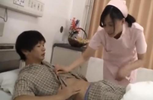【熟女看護師】爆乳豊満エロボディのナースに欲情した患者　勃起したチンポを前に強烈フェラ