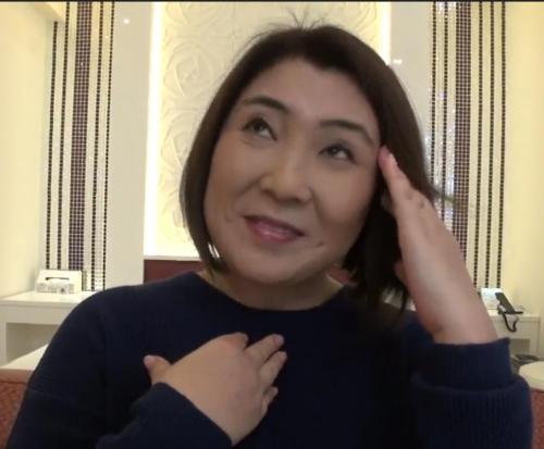 【人妻熟女】爆乳豊満エロボディの奥様を口説いて生ハメ中出しセックスのハメ撮りを決める
