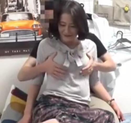【おばさんレンタル】50代とは思えない叔母様に家事を依頼　言い寄ったらおマタを開いてくれた一部始終を隠し撮り