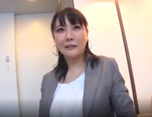 【人妻熟女】豊満エロボディのおばさんを口説いて言い寄ったら生ハメセックスをハメ撮り