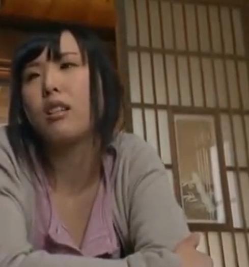 【ヘンリー塚本】淫乱過ぎる若妻　父親とは乱れ狂う近親相姦　それ以外の竿にも発情モードでだいしゅきホールドで快感が満ち溢れる！