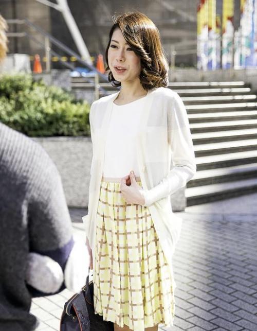 【熟女ナンパ】豊満エロボディの人妻を口説いて手マンで発情させて生ハメセックスをハメ撮り