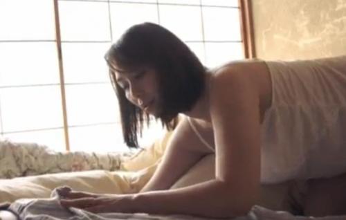 【禁断相姦】「お義母さんが大好きです」義母と性交！美魔女の母親はちょうどよい柔肌をたゆませながら婿のピストンで絶頂する！