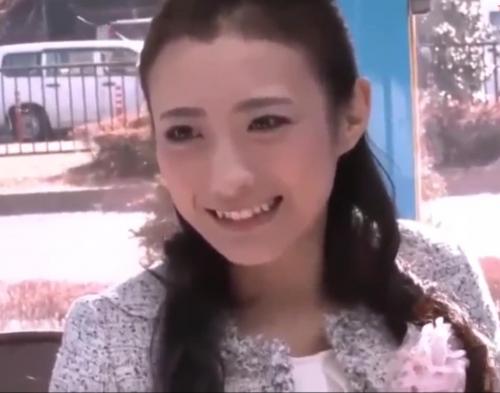 【マジックミラー号】豊満エロボディの人妻を口説いてデカマラを見せたら生ハメセックスに狂って潮吹きました