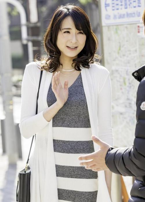 【熟女ナンパ】豊満エロボディの人妻を欲情させて生ハメセックスをハメ撮り