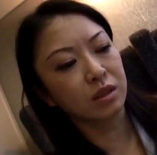 【人妻熟女】町工場の奥さんを詰めよってレイプ！言いなりになったので肉便器メス豚奴隷化してしっかり味わいましたｗ