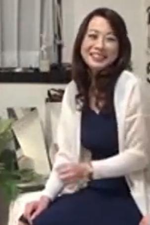 【人妻ナンパ】若い男の子が完熟おば様を部屋に連れ込みあの手この手で口説いて中出しセックスする！