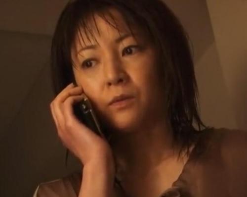 【小森愛】可愛い美魔女が弱みを握られて若い肉棒を慰める　ねっとりフェラをして射精まで導く！